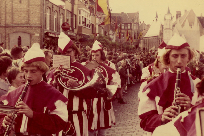 Harmonie-Sint-Cecilia-Geluwe-in-optocht-Poperinge-1963