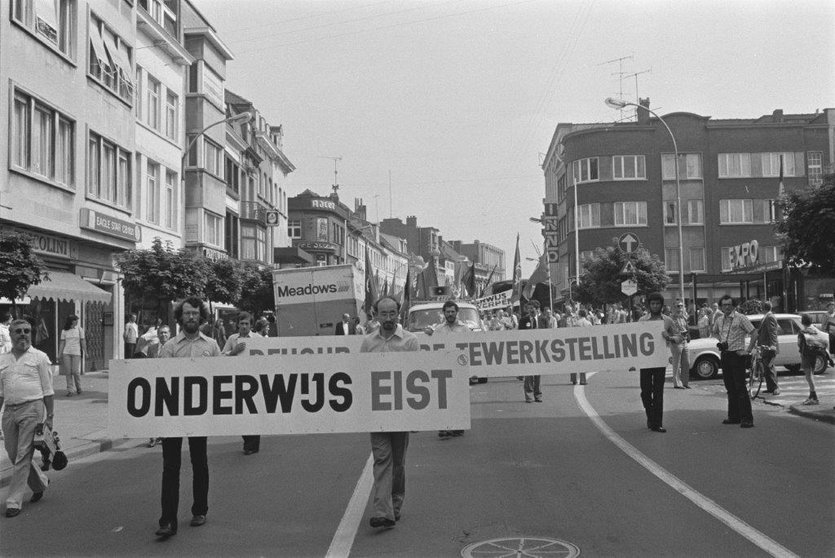 Onderwijsbetoging-1980-Kortrijk-Stadsarchief-Kortrijk-c-Marcel-Anckaert