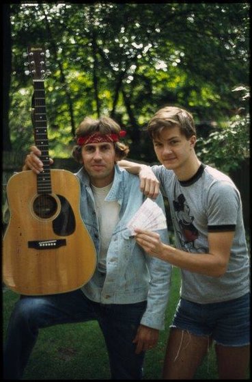 Twee-mannen-met-gitaar-Verenigde-Staten-1985