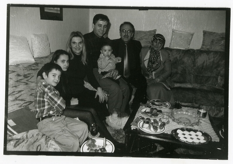 Familieportret-in-woonkamer-Gent-ca-1997