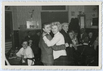 2009_015_021