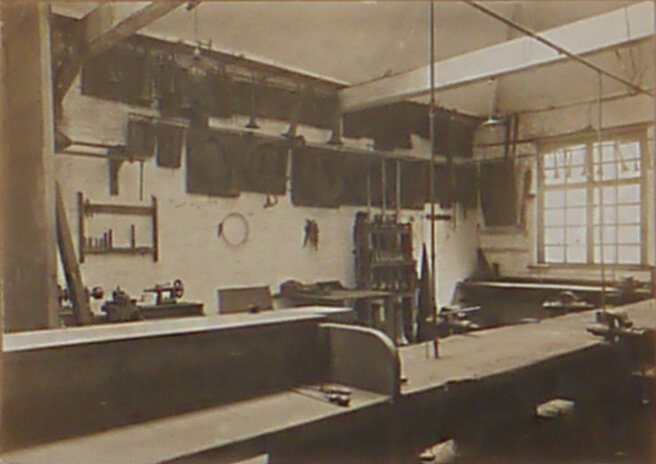 AF01896_003