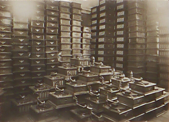 AF01896_007