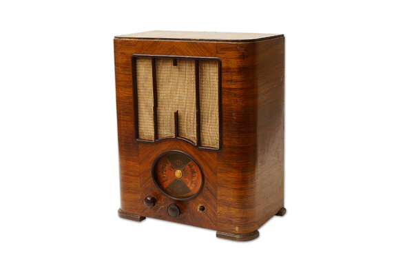 Radio-SBR-364A-bekend-onder-de-populaire-naam-Ondolinette-1934-collectie-Huis-van-Alijn